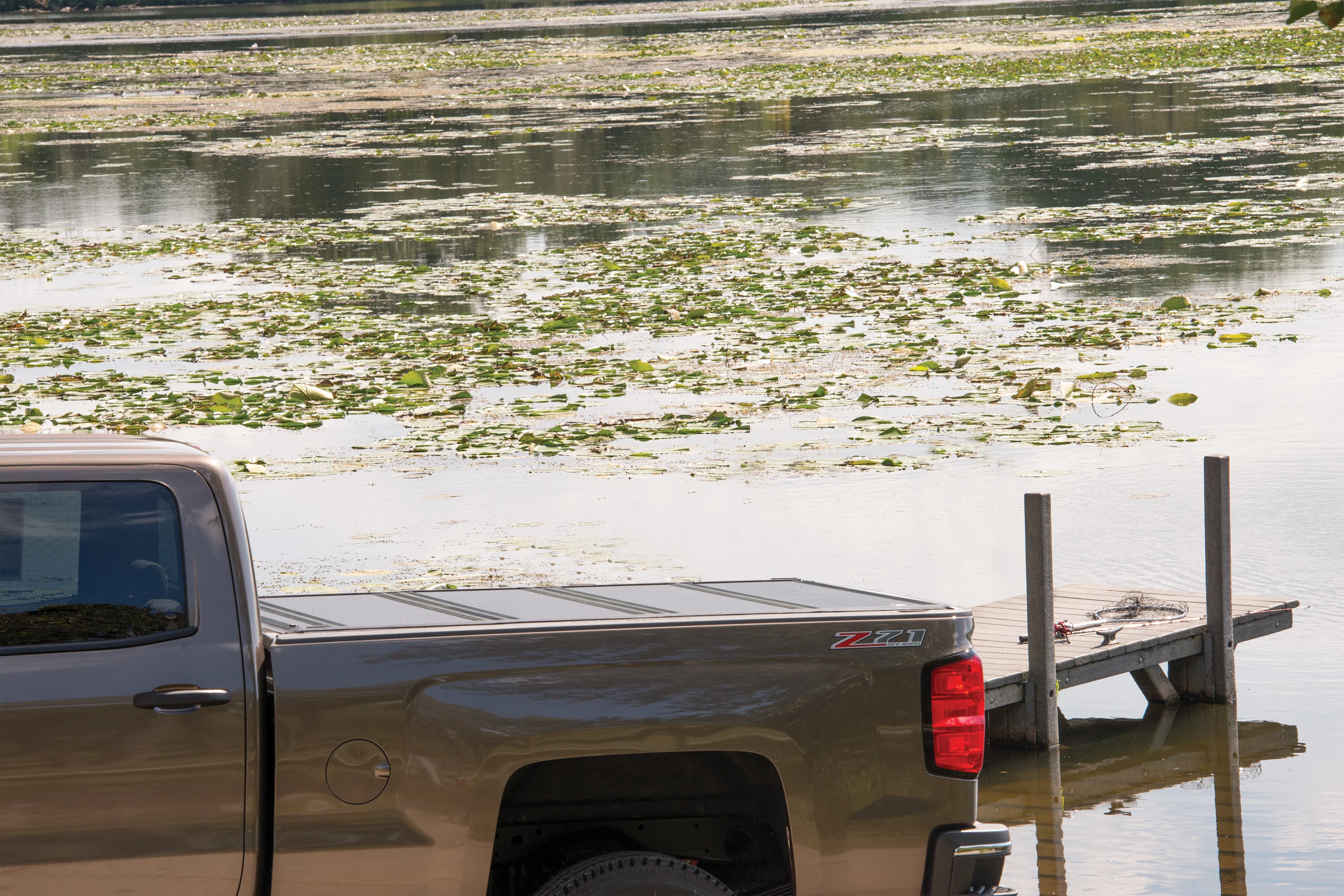 BAK BAKFlip FiberMax Hard Folding Truck Bed Cover - 24 Chevy Colorado/GMC Canyon 5' 2" Bed Model 1126146 - Image 6