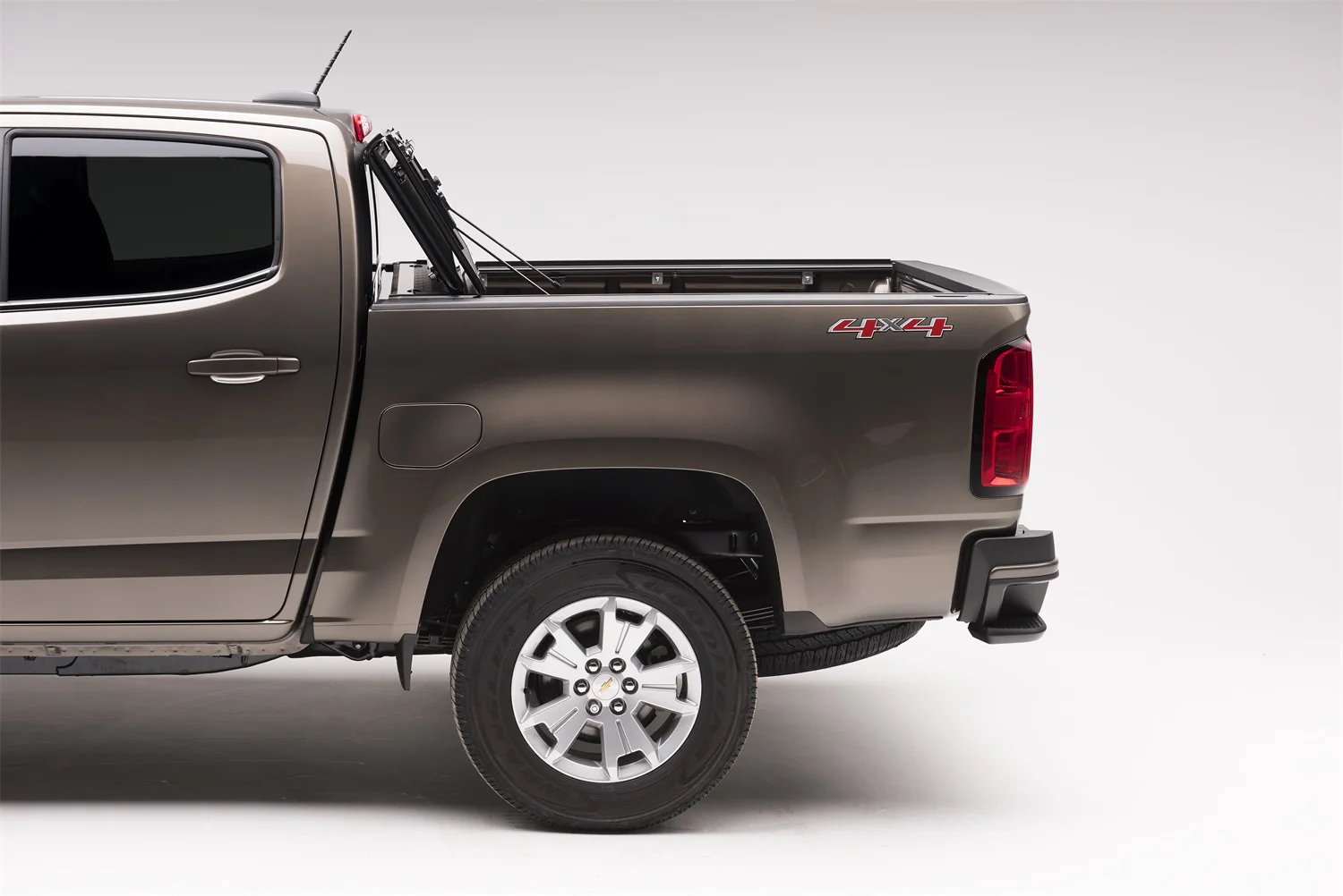 BAK BAKFlip G2 Hard Folding Truck Bed Cover - 20-24 Jeep Gladiator 5' Bed Model 226701 - Image 11