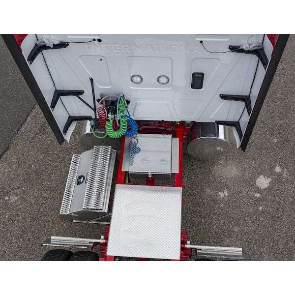 Buyers Products 9x24x22 Inch Diamond Tread Aluminum In-Frame Truck Tool Box Model 1705384 - Image 3