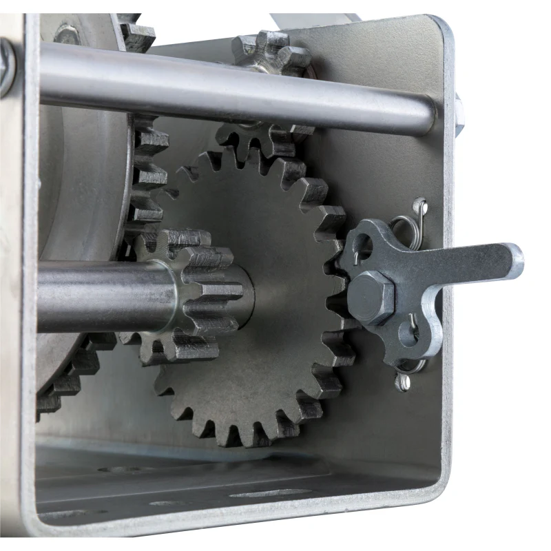 CURT Hand-Crank 2-Speed Winch, 2,600 lbs, 12.7:1 Low Gear Ratio, 10.6" Handle Model 29526 - Image 3