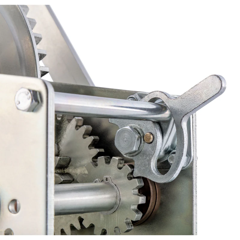 CURT Hand-Crank 2-Speed Winch, 3,200 lbs, 17.5:1 Low Gear Ratio, 9.6" Handle Model 29532 - Image 4