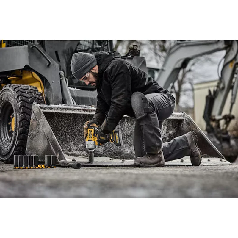 DeWalt 20V MAX* XR® Brushless Cordless 3/4 In. High Torque Impact Wrench With Hog Ring Anvil Kit with XR POWERSTACK™ DCF964GH1 - Image 8