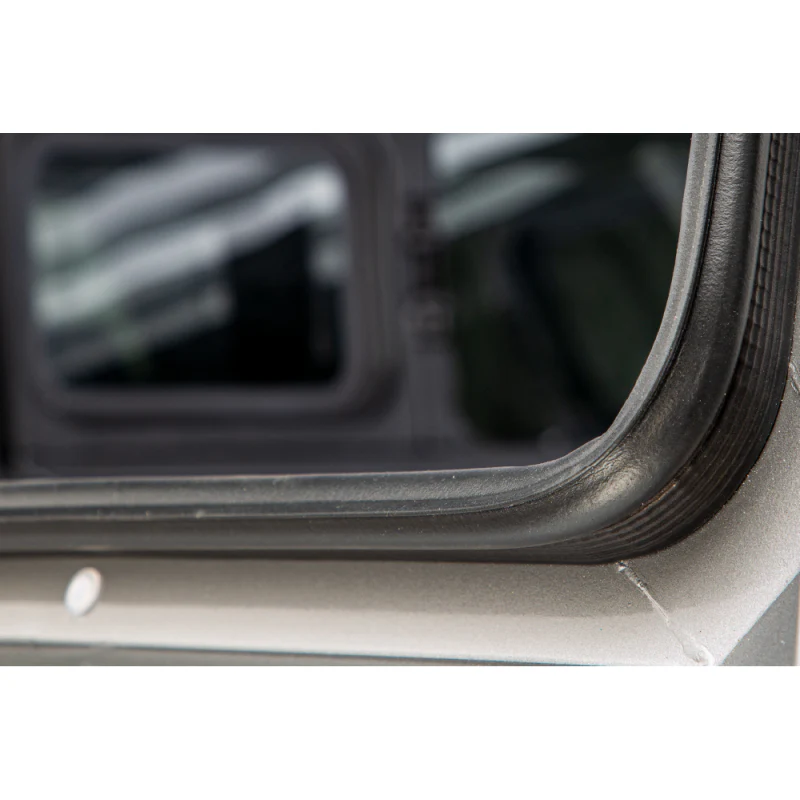 SmartCap Matte Black Truck Bed Cap EVOa Adventure Series w/ Horizontal Locks Model EA0105-MB - Image 13