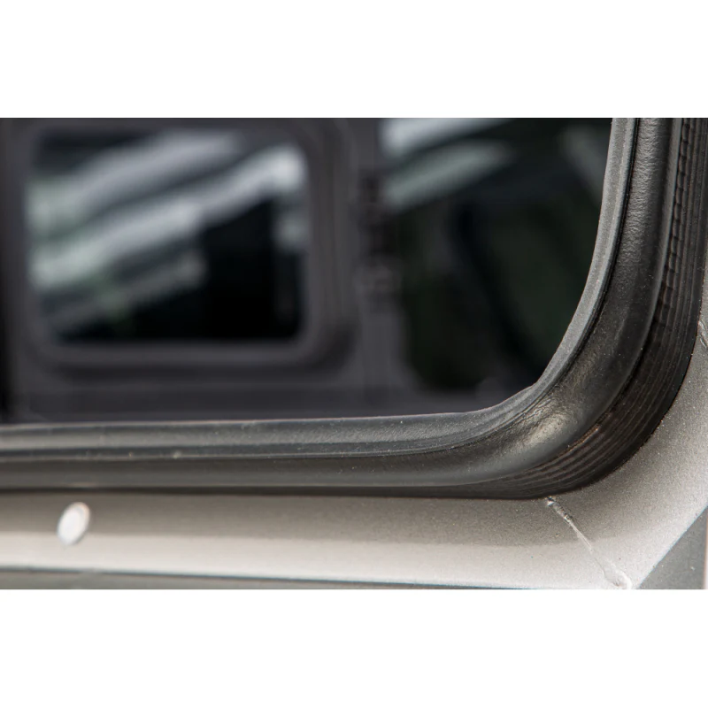 SmartCap Matte Black Truck Bed Cap EVOa Adventure Series w/ Horizontal Locks Model EA0300-MB - Image 9